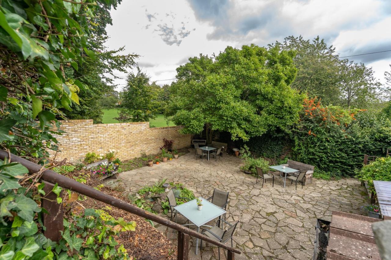 Rock House Bed And Breakfast เมดสโตน ภายนอก รูปภาพ