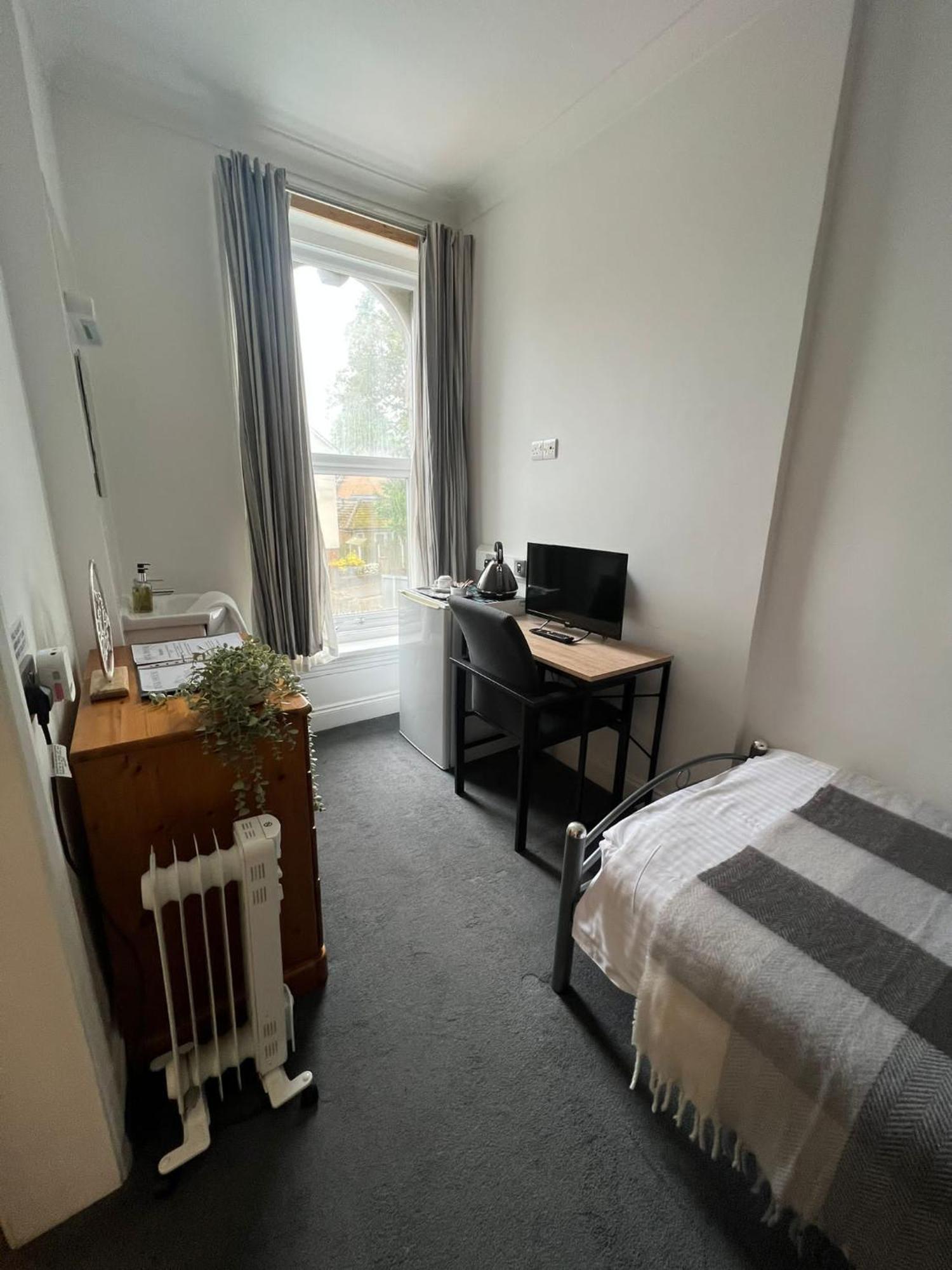 Rock House Bed And Breakfast เมดสโตน ห้อง รูปภาพ